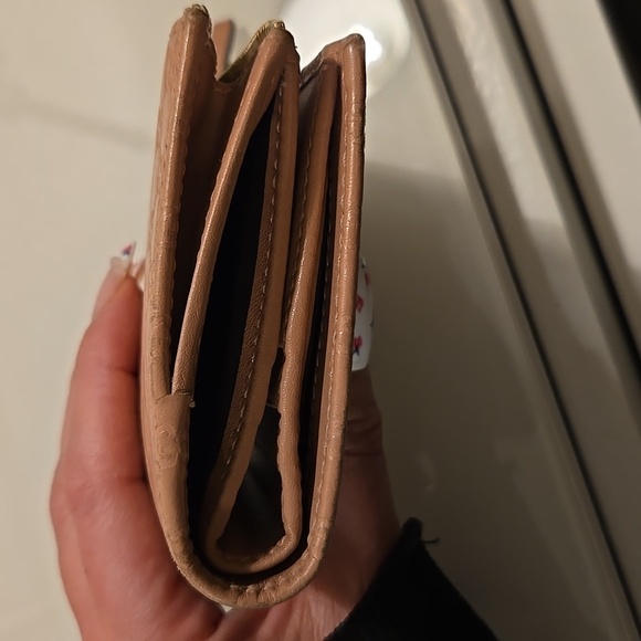 🎀 Pink GUCCI Microguccissima Bi-Fold Wallet - Picture 6 of 16